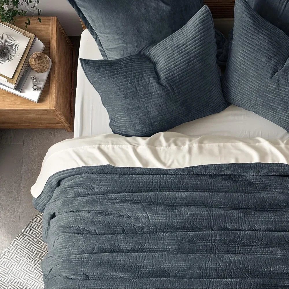 🆕 PB Style 3 Piece Queen Stormy Blue Luxe Soft Velvet Quilt Coverlet Set.